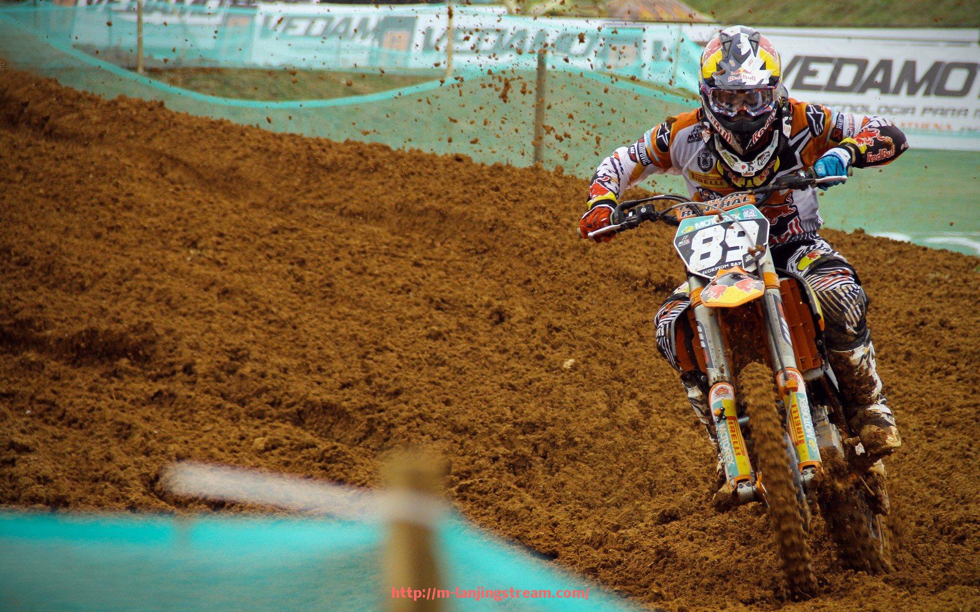 蓝鲸体育直播-篮球比赛中防守策略的多样化应用及应对不同进攻方式的技巧